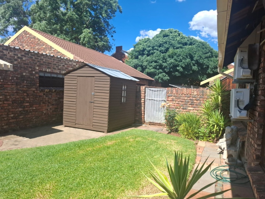 2 Bedroom Property for Sale in Pellissier Free State